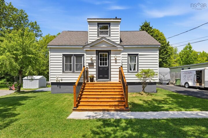 Property Photo:  27 Stone Terrace  NS B4A 2G7 