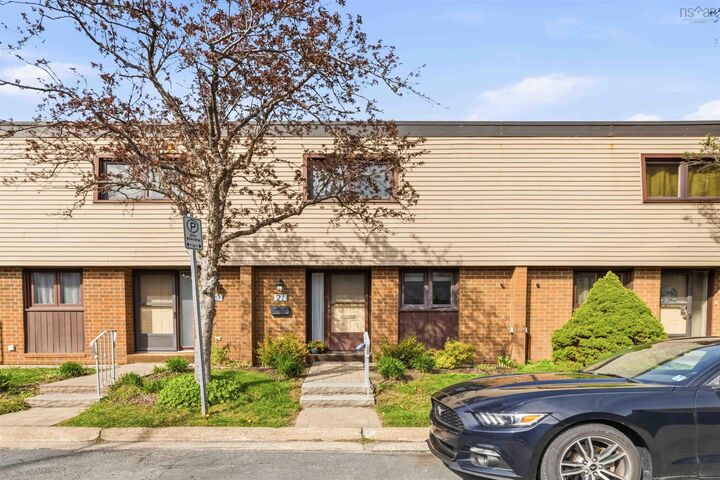 Property Photo:  21 Forestside Crescent  NS B3M 1M5 