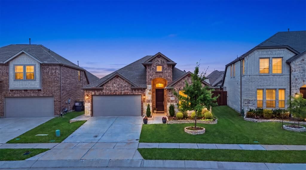 Property Photo: 552 Taylor Drive TX 75087