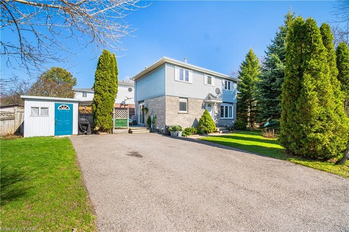 Property Photo:  10 Ristau Crescent  ON N2E 3A8 