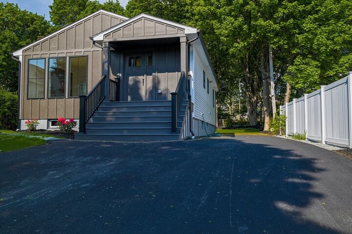 Property Photo:  10 Ashwood Street  MA 01604 