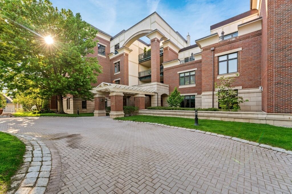 Property Photo:  120 Seaver St B204  MA 02445 