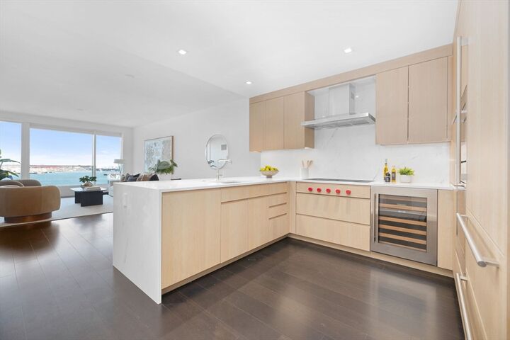 Property Photo:  150 Seaport Blvd 11C  MA 02210 