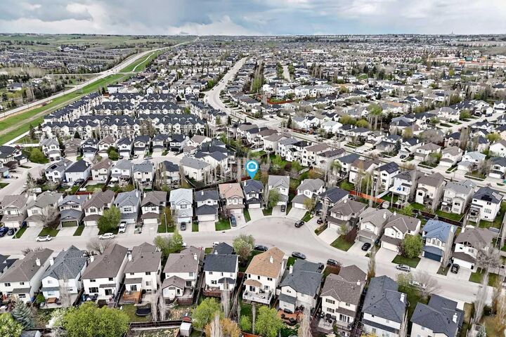 Property Photo:  40 Tuscany Vista Crescent NW  AB T3L 2Z9 