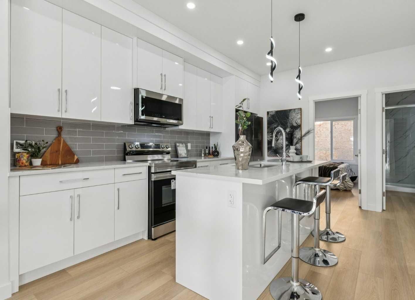 Property Photo:  95 Saddlecrest Circle NE 202  AB T3J 0Z2 