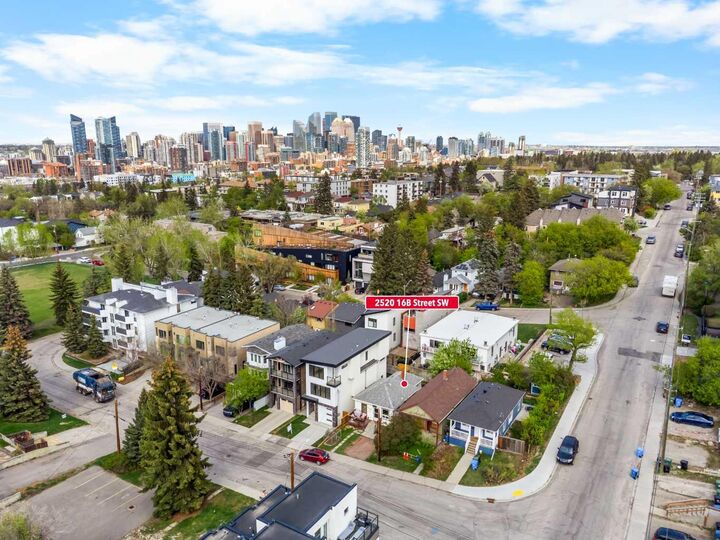 Property Photo:  2520 16B Street SW  AB T2T 4L9 