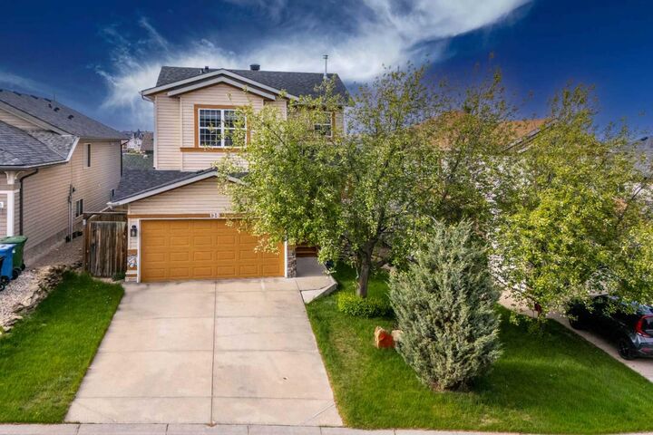 Property Photo: 138 Panamount Crescent NW AB T3K 5L7