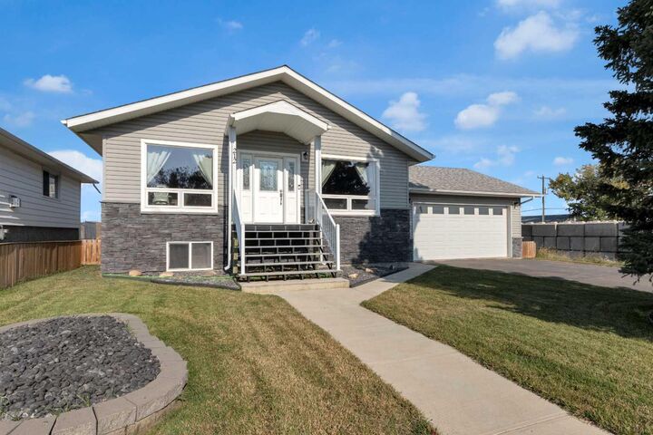 Property Photo:  212 3 Street N  AB T0L 2B0 