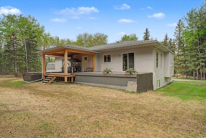 Property Photo:  13 742033 53 Range Road  AB T0H 3C0 
