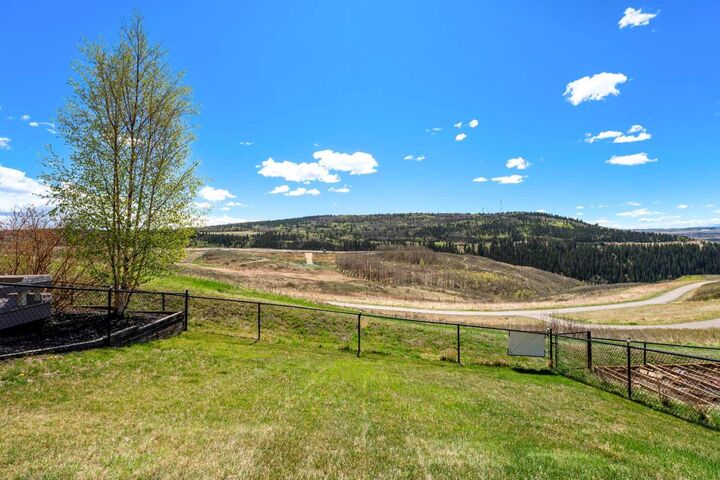 Property Photo: 287 Sunset View AB T4C 0N6
