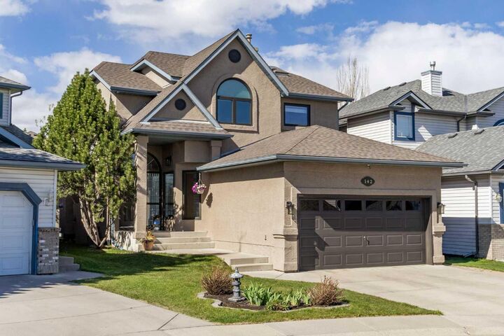 Property Photo:  142 Sierra Nevada Green SW  AB T3H 3R2 