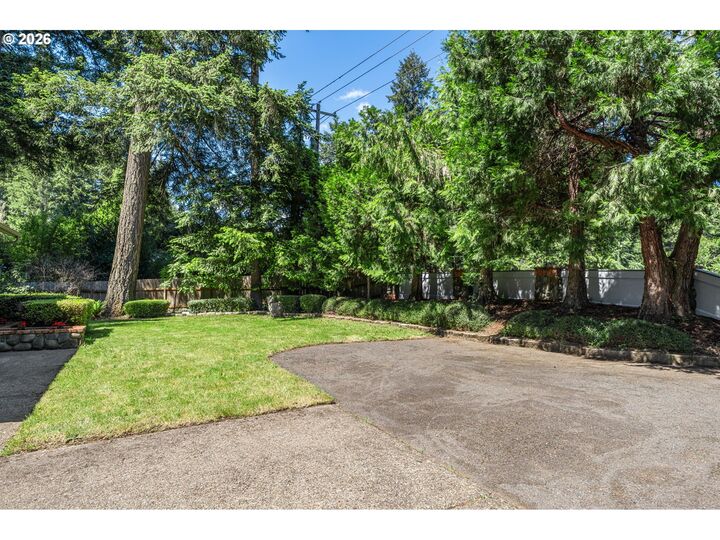 Property Photo:  45060 McKenzie Hwy  OR 97489 