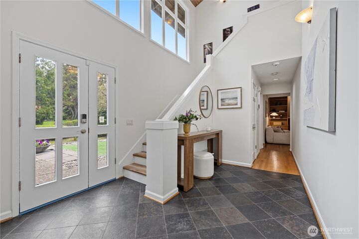 Property Photo:  2507  Medina Circle  WA 98039 