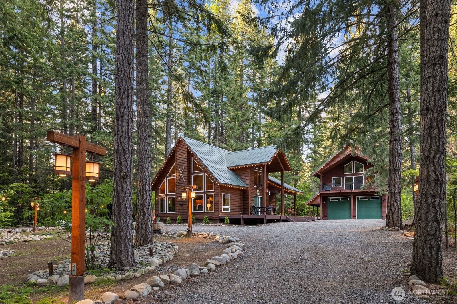 Property Photo:  350  Redwood Lane  WA 98940 