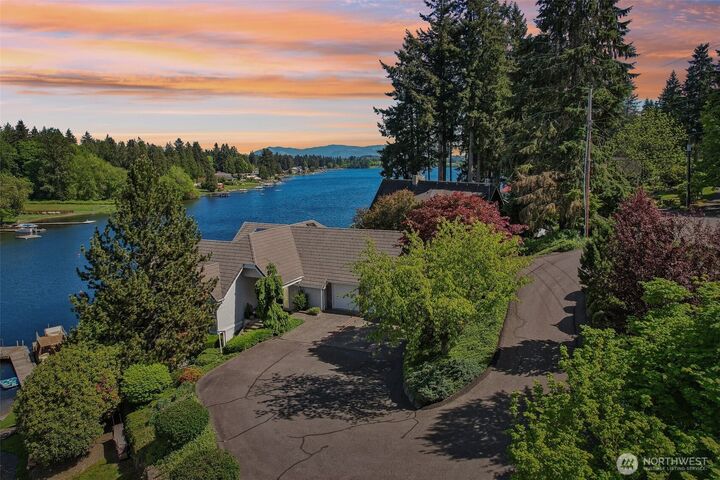 Property Photo:  26100  134th Avenue SE  WA 98042 
