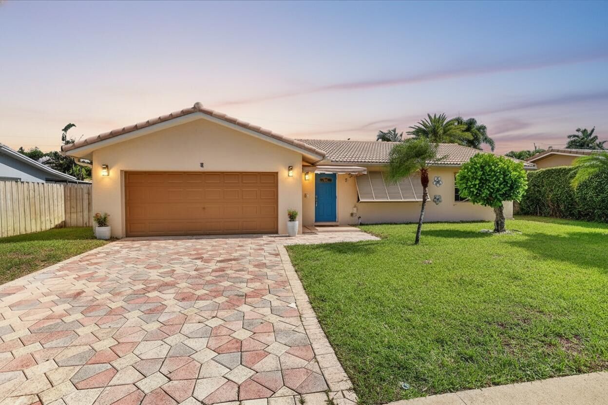 Property Photo: 7 Tam O Shanter Lane FL 33431