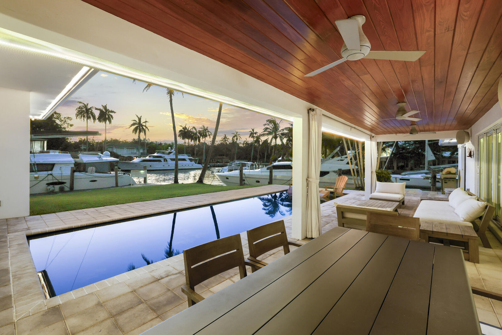 Property Photo: 1321 Tangelo Isle FL 33315