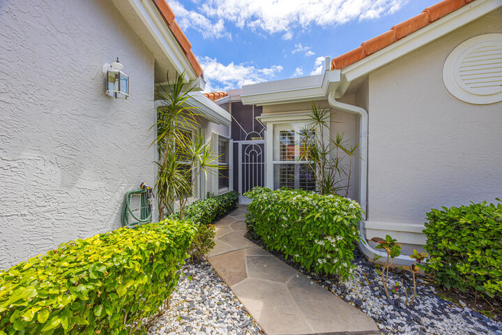 Property Photo:  7594 Seafoam Court  FL 33437 