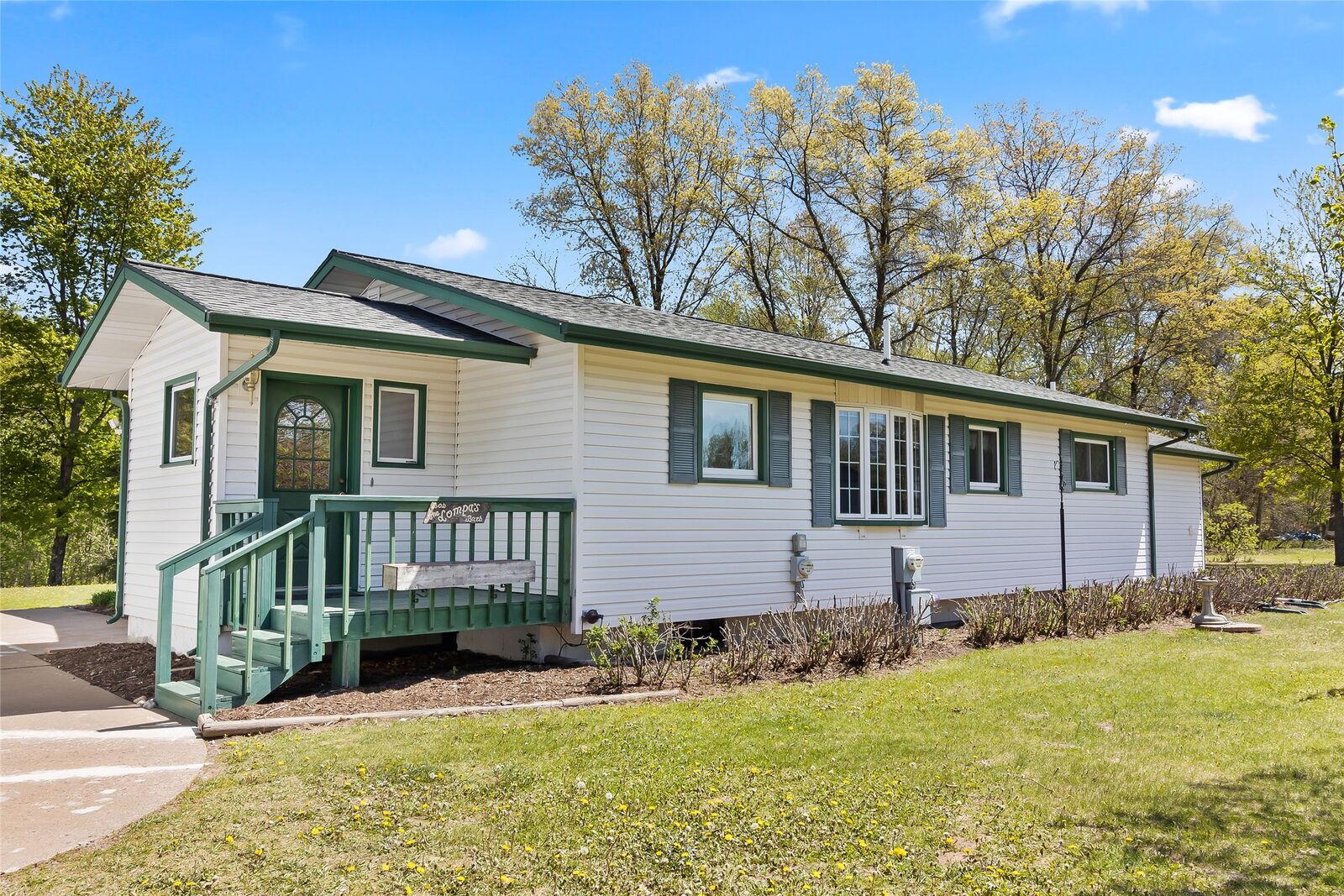Property Photo:  W11608 County Road D  WI 54745 