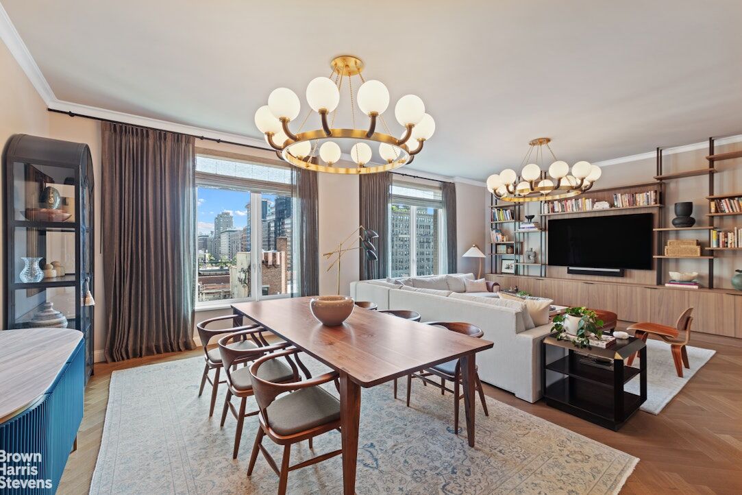 Property Photo:  250 W 81st Street 10B  NY 10024 