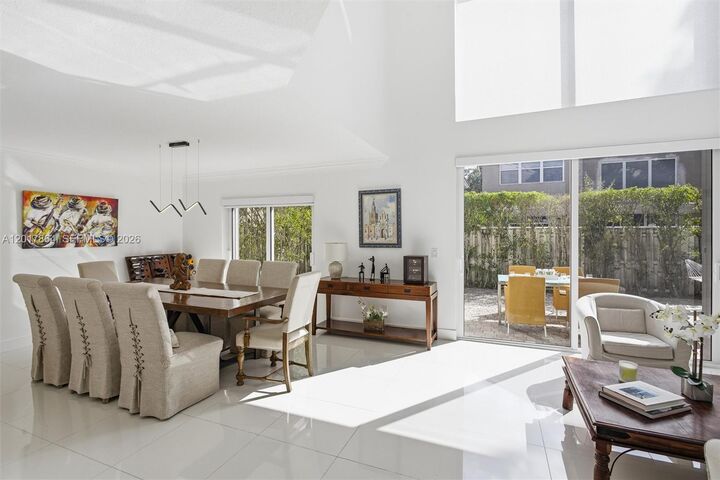 Property Photo:  