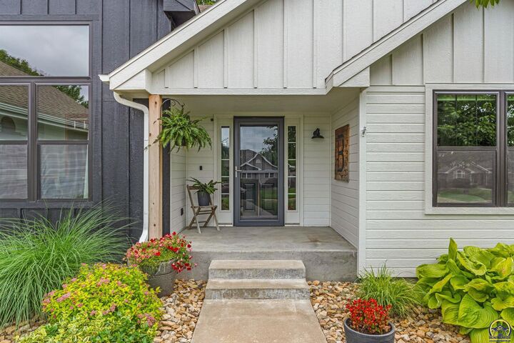 Property Photo:  4331 SE 24th Ct  KS 66542 