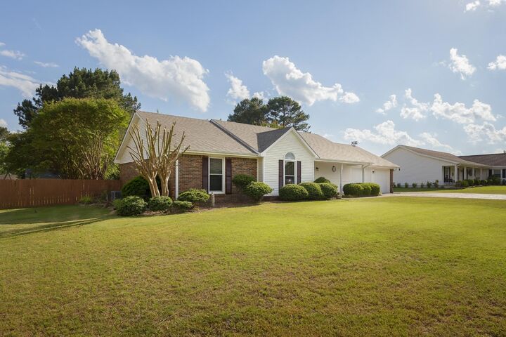 Property Photo:  303 Cordelia Way  AL 35633 