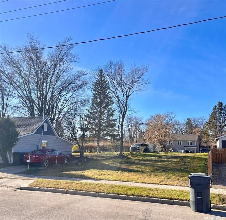 Property Photo:  68 Victoria Avenue  SK S3N 1S8 