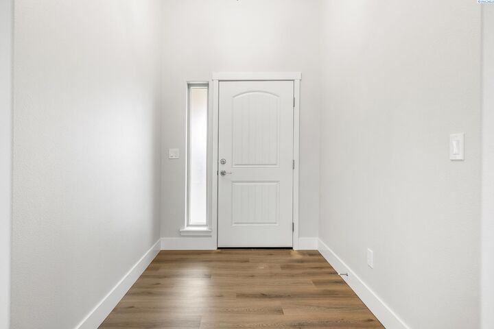 Property Photo: 6326 W 28th Ave WA 99338
