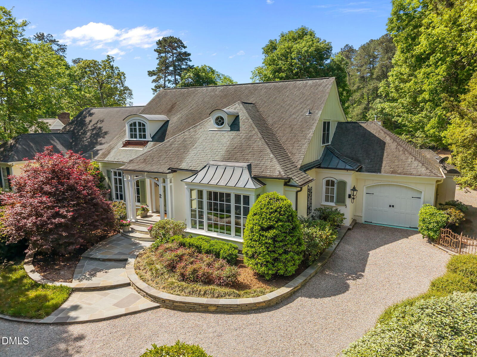 Property Photo:  2 Greenside Court  NC 27707 