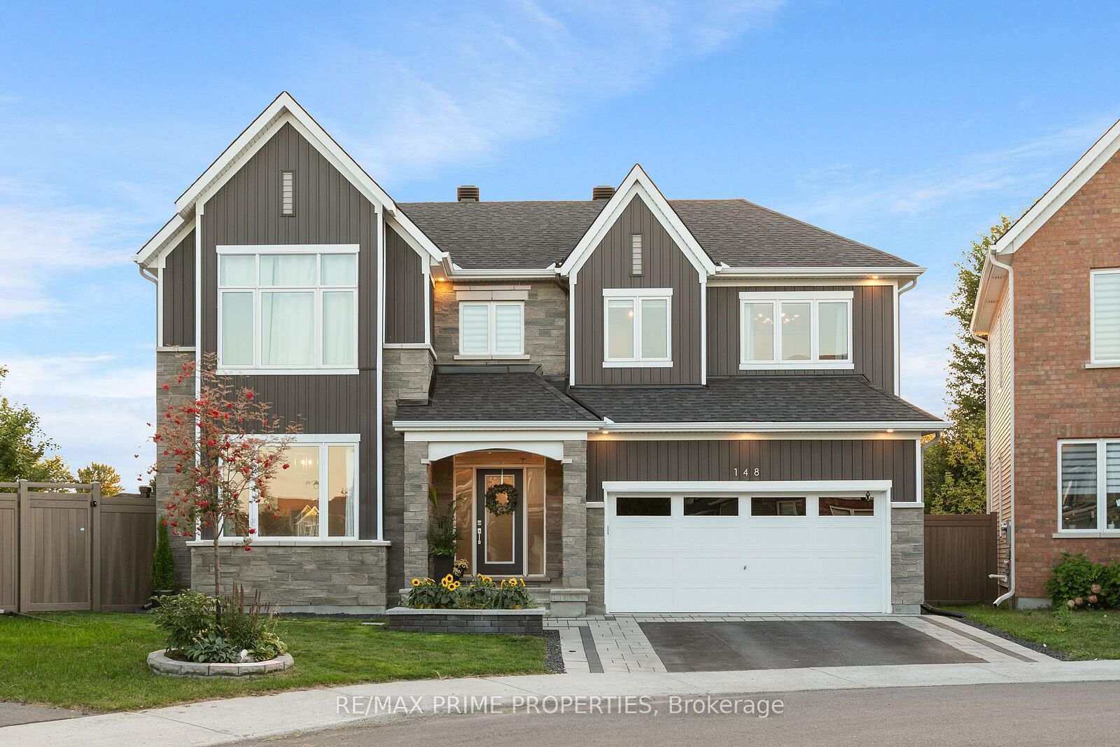 Property Photo: 148 Aubrais Crescent ON K1W 0N1