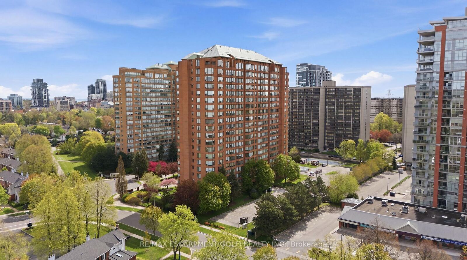 Property Photo: 1270 Maple Crossing Boulevard 208 ON L7S 2J3