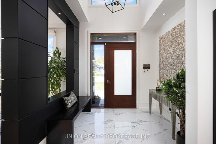 Property Photo: 7 Balcarra Avenue ON M1M 1G8
