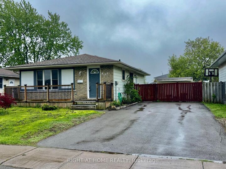 Property Photo: 8158 Paddock Trail Drive ON L2H 1X3