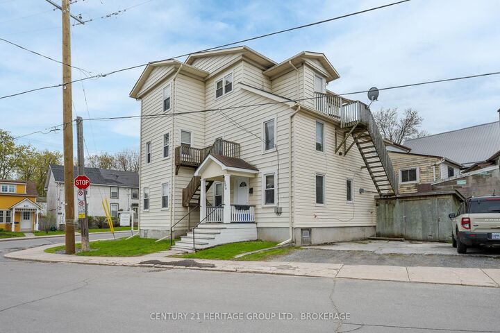 Property Photo: 432 Barrie Street ON K7K 3T9