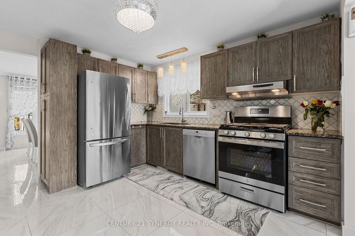 Property Photo: 1728 Teakdale Avenue ON K1C 6M7