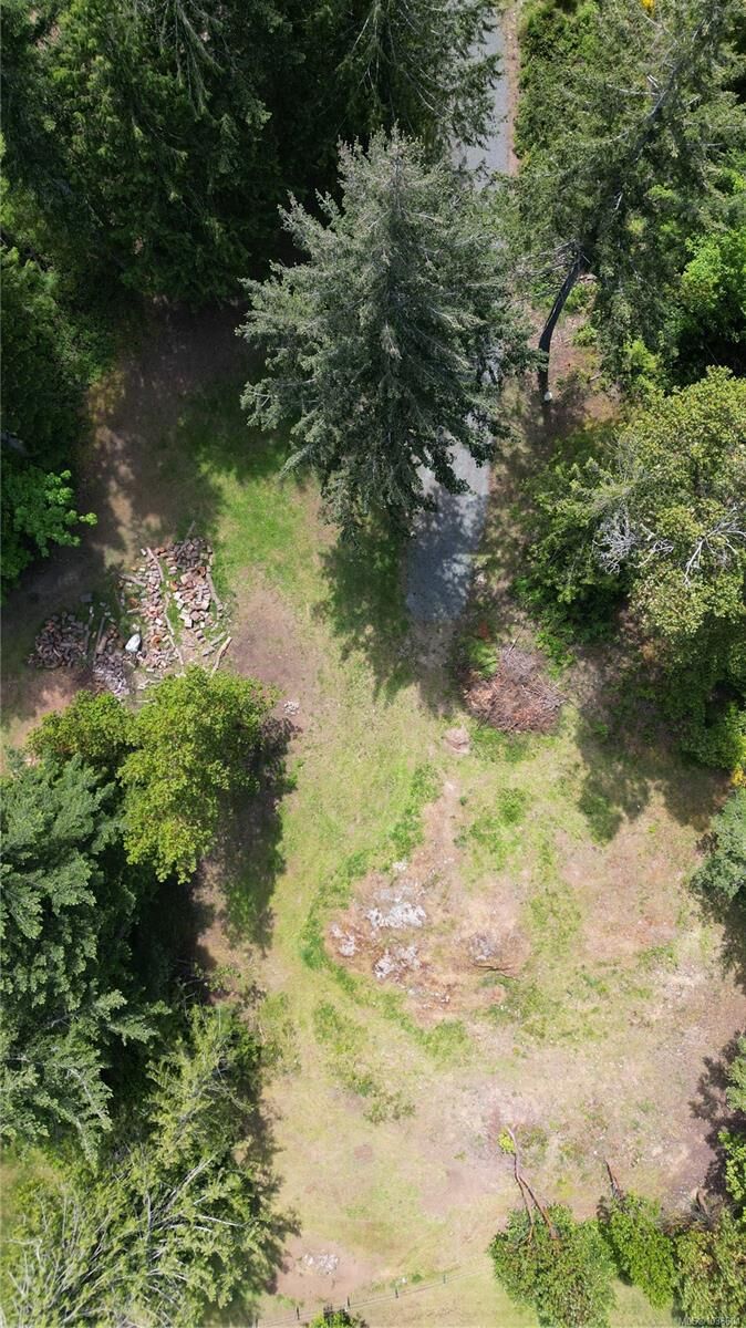 Property Photo:  2 Courtney Way  BC V0R 2W0 