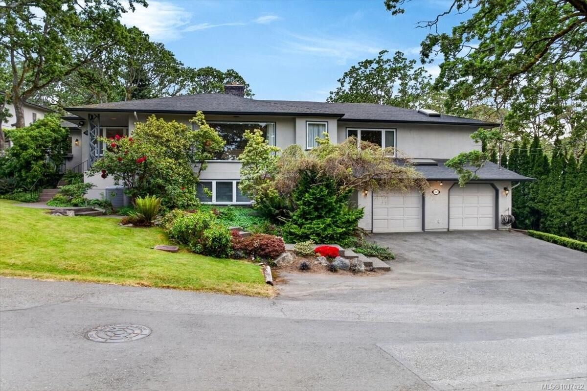 Property Photo:  1567 Athlone Dr  BC V8P 2T2 