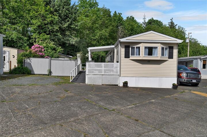 Property Photo:  951 Homewood Rd 82  BC V9W 3N7 