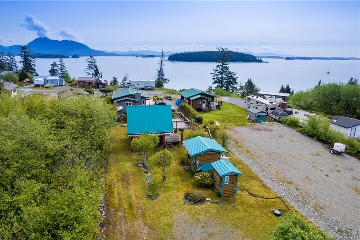 Property Photo: 1082 Sixth Ave BC V0R 3A0