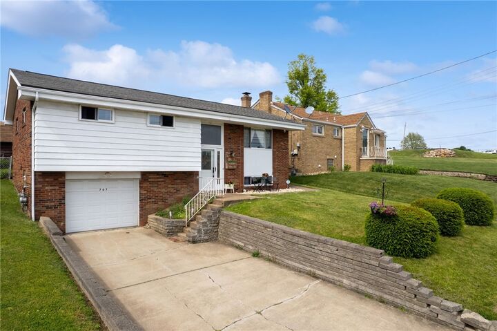 Property Photo:  707 Glencairn St  PA 15122 