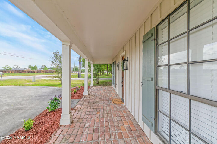 Property Photo:  1402 Parkview Drive  LA 70563 