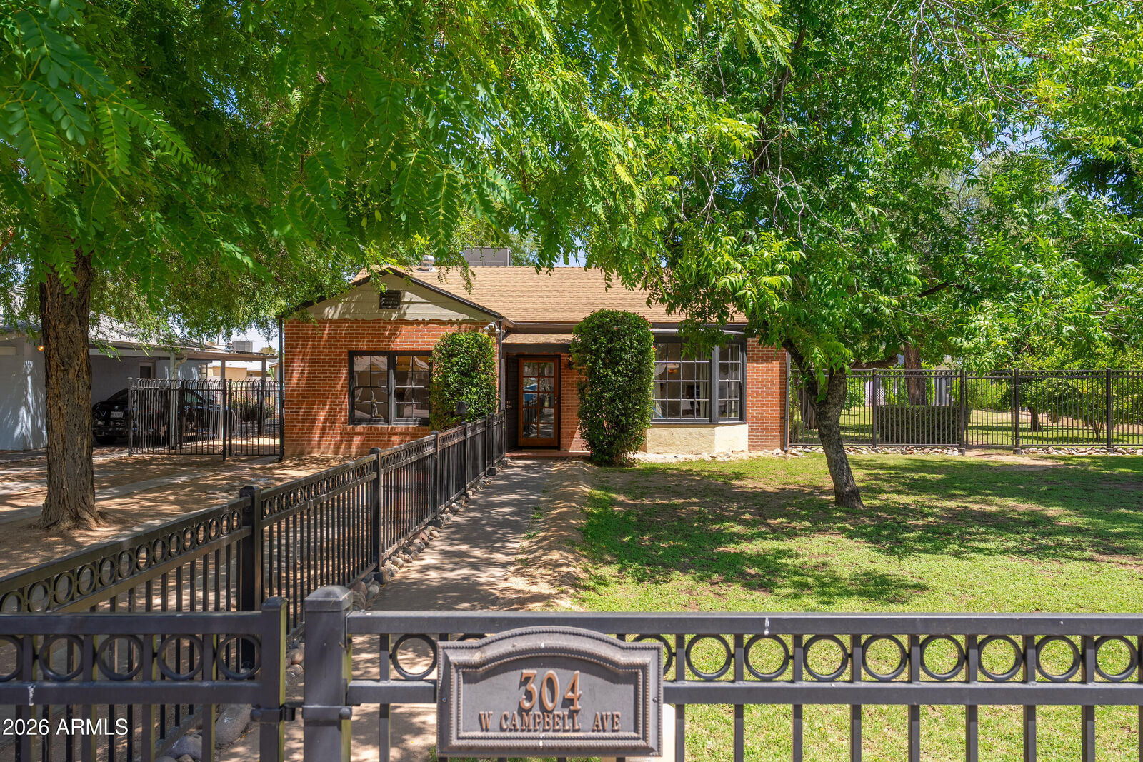 Property Photo:  304 W Campbell Avenue  AZ 85013 