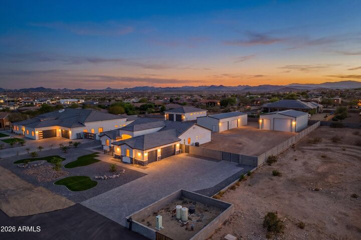 Property Photo:  10136 W Hatfield Road  AZ 85383 