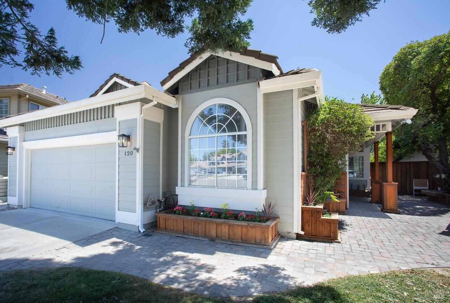 Property Photo: 120 Victoria Court CA 95620