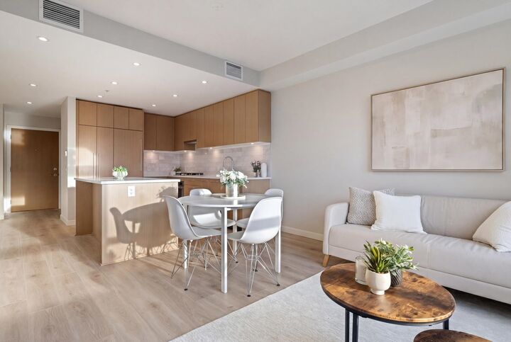Property Photo:  110 E 17th Street 312  BC V7L 2V5 