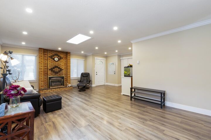 Property Photo: 9683 155B Street BC V3R 7N9