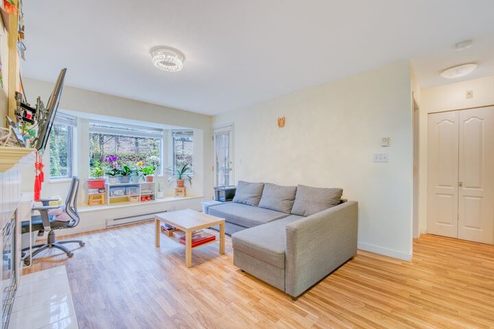 Property Photo: 3738 Norfolk Street 207 BC V5G 4V4
