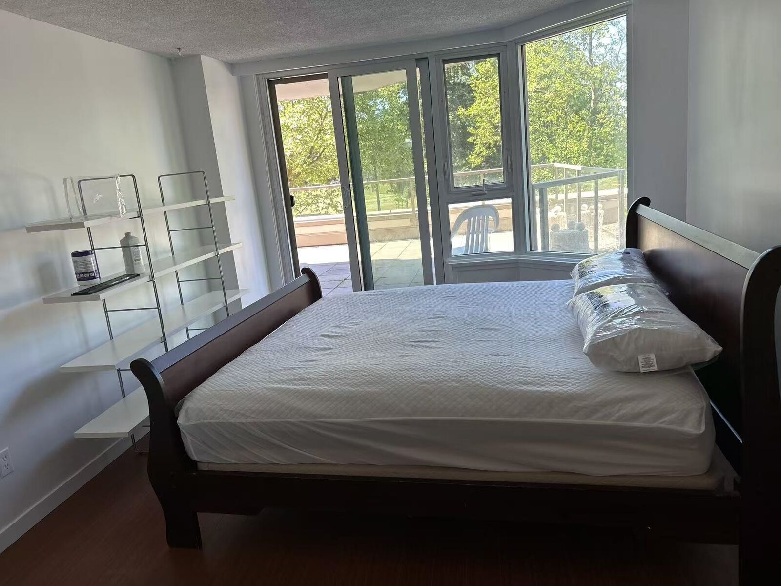 Property Photo:  5790 Patterson Avenue 204  BC V5H 4H6 