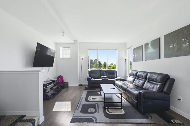 Property Photo: 30930 Westridge Place 83 BC V2T 0H6